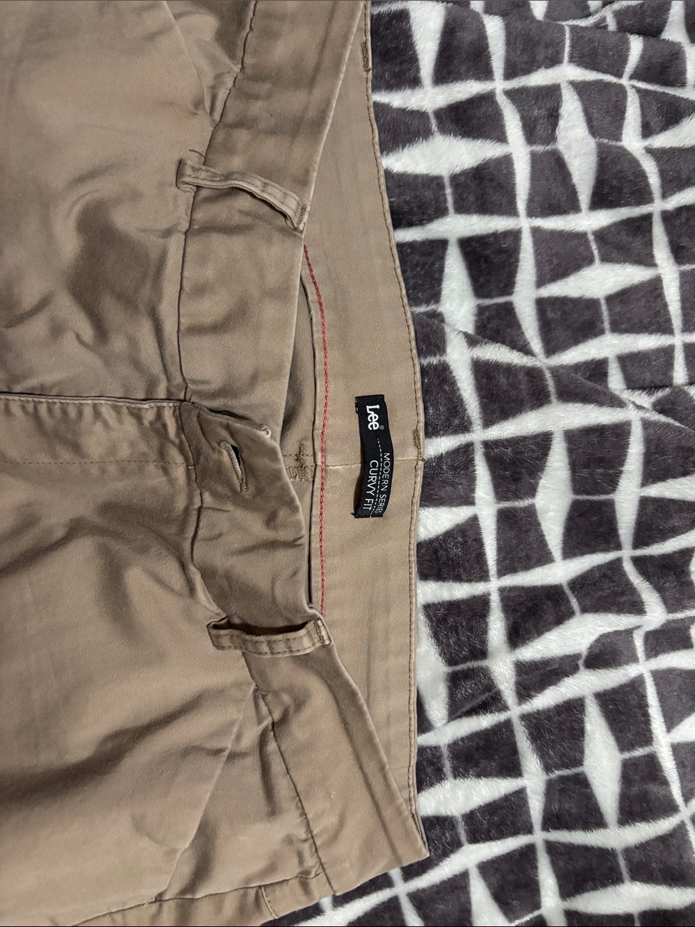 Lee Men's Khaki Pants in Tan